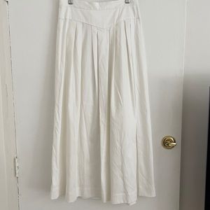 Vita Grace Pleated White skirt NWT